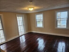 27 Walnut St, Unit 27 Walnut St in Holden, MA - Building Photo - Building Photo