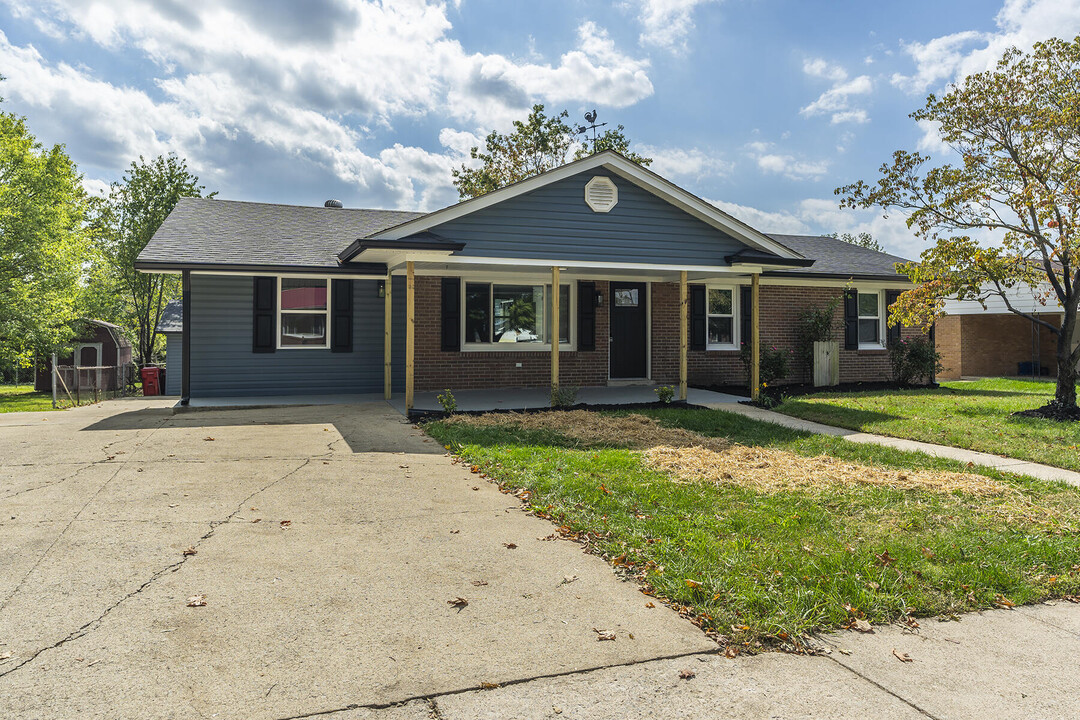 504 Barberry Ln in Nicholasville, KY - Building Photo