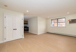 921 Tyson Ave in Philadelphia, PA - Building Photo - Building Photo