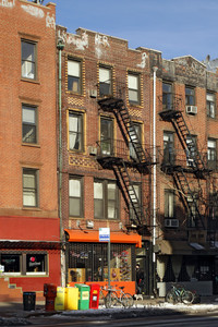 117 First Ave in New York, NY - Foto de edificio - Building Photo