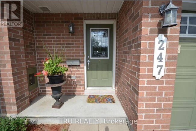 247 Hunterbrook St in Ottawa, ON - Building Photo - Building Photo