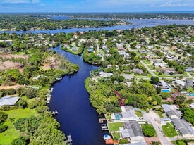 1134 Stillwater Dr in Jupiter, FL - Building Photo