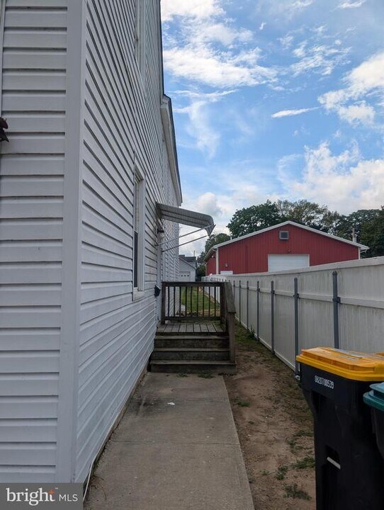 21 S Delaware St in Smyrna, DE - Building Photo