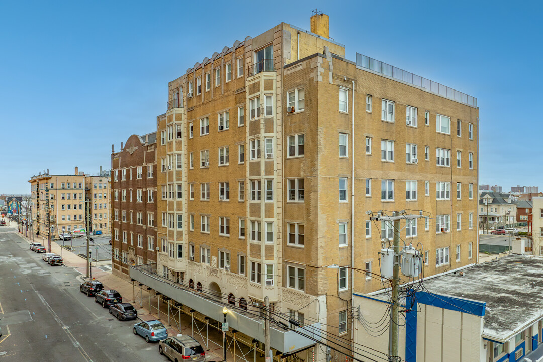 The Biarritz in Atlantic City, NJ - Building Photo