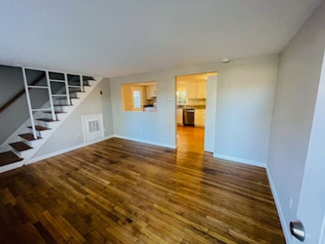 property at 8-10 Pawkannawkut Dr