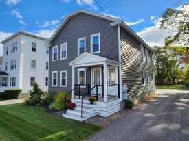 331 Elm St, Unit 2 in Biddeford, ME - Building Photo