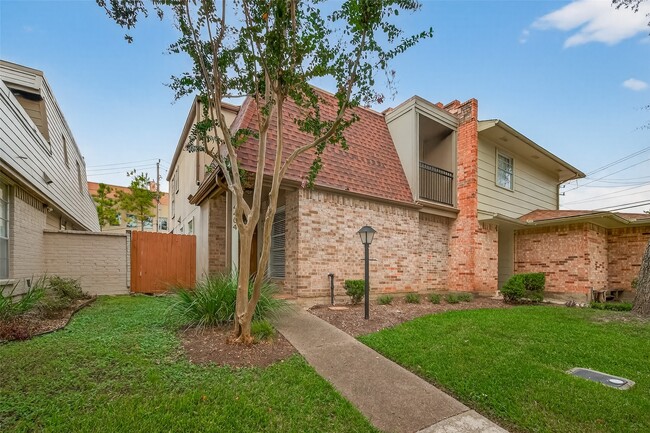 property at 4404 Basswood Ln