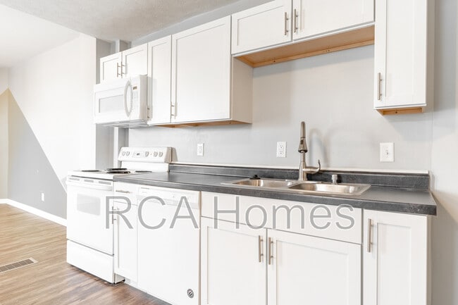 1011 E Legrande Ave in Indianapolis, IN - Building Photo - Building Photo