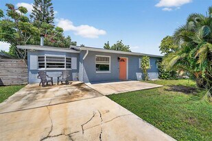 11119 Temple Ave in Seminole, FL - Building Photo