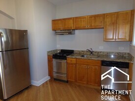 896 Green Bay Rd in Winnetka, IL - Building Photo