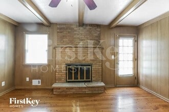 9912 E 85 Terrace in Raytown, MO - Building Photo - Building Photo