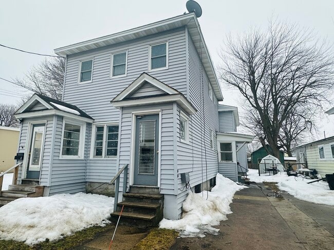 238 W 5th St, Unit 4 in Oswego, NY - Building Photo - Building Photo