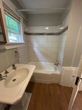 2445 2nd St, Unit Lower in Cuyahoga Falls, OH - Building Photo - Building Photo