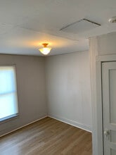 218 Elm St in Greenfield, TN - Foto de edificio - Building Photo