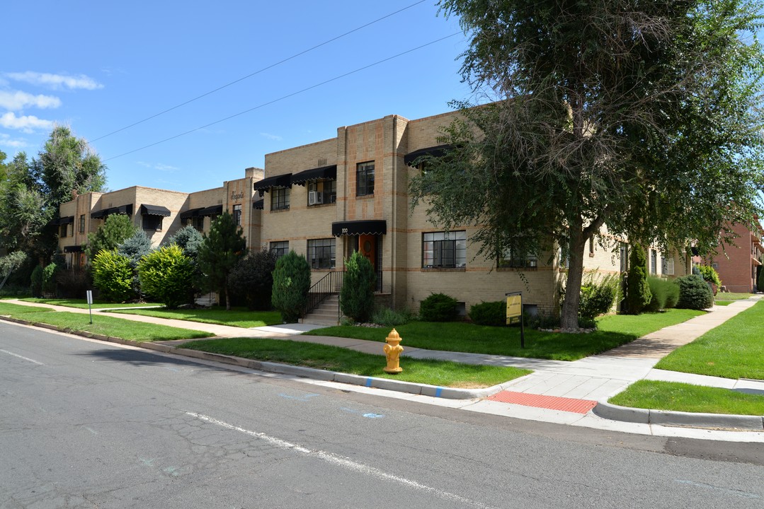 Elegante Apartments in Denver, CO - Building Photo