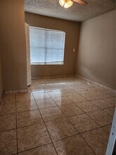 2413 Huntington Dr in Pasadena, TX - Building Photo - Building Photo