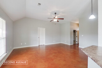 8723 Smith Ranch Dr in Southaven, MS - Building Photo - Building Photo