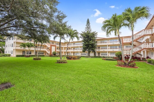 104 Mansfield C in Boca Raton, FL - Building Photo - Building Photo