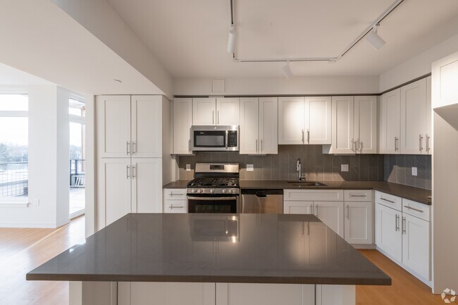 77 New St in Cambridge, MA - Foto de edificio - Building Photo