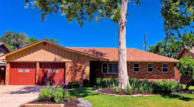 2527 Willowby Dr in Houston, TX - Building Photo - Building Photo