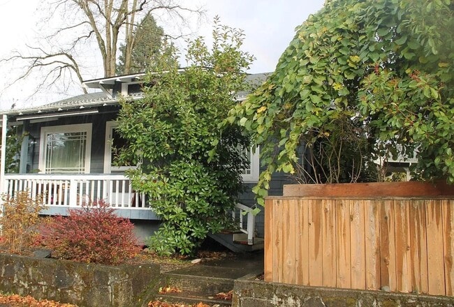 3304 NE 73rd Ave in Portland, OR - Building Photo - Building Photo