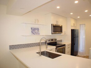 20 Royal Palm Way-Unit -303 in Boca Raton, FL - Building Photo - Building Photo