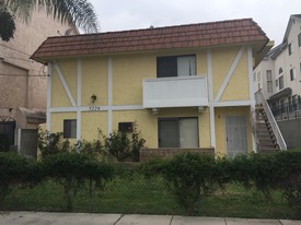 5229 Cartwright Ave in North Hollywood, CA - Foto de edificio - Building Photo