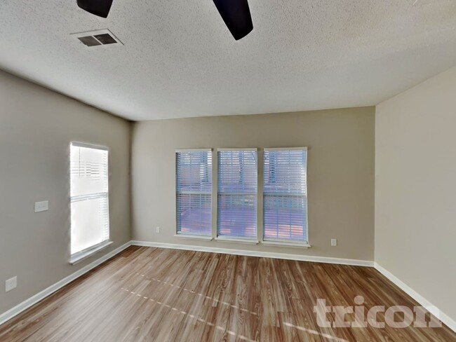 24 Pilot Ridge Ct in Greensboro, NC - Foto de edificio - Building Photo