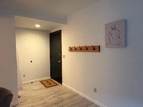 1053 Danby Rd, Unit 1 in Ithaca, NY - Building Photo - Building Photo