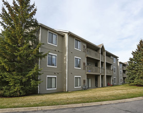 Forest Ridge Townhomes in Eagan, MN - Building Photo - Building Photo