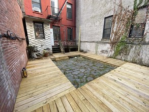 378 Bleecker St in New York, NY - Building Photo - Building Photo