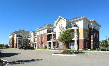 The Revere at Smith's Crossing in Sun Prairie, WI - Foto de edificio - Building Photo