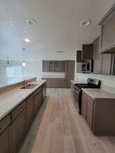 1506 S Crenshaw St in Visalia, CA - Building Photo - Building Photo