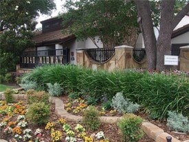 18040 Midway Rd in Dallas, TX - Building Photo