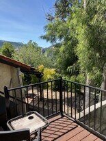 22933 Portage Circle Dr, Unit Apt. 2 in Topanga, CA - Building Photo