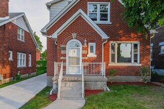 185 Highland Rd W in Kitchener, ON - Building Photo - Building Photo