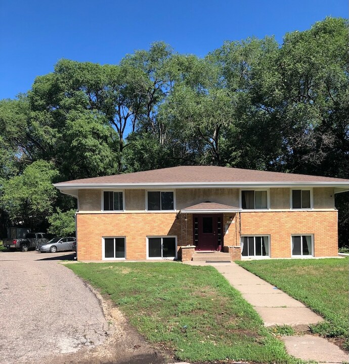 4556 Madison St NE in Minneapolis, MN - Building Photo
