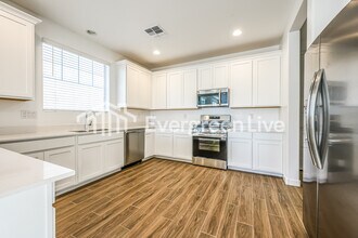 9733 W Catalina Dr in Phoenix, AZ - Building Photo - Building Photo