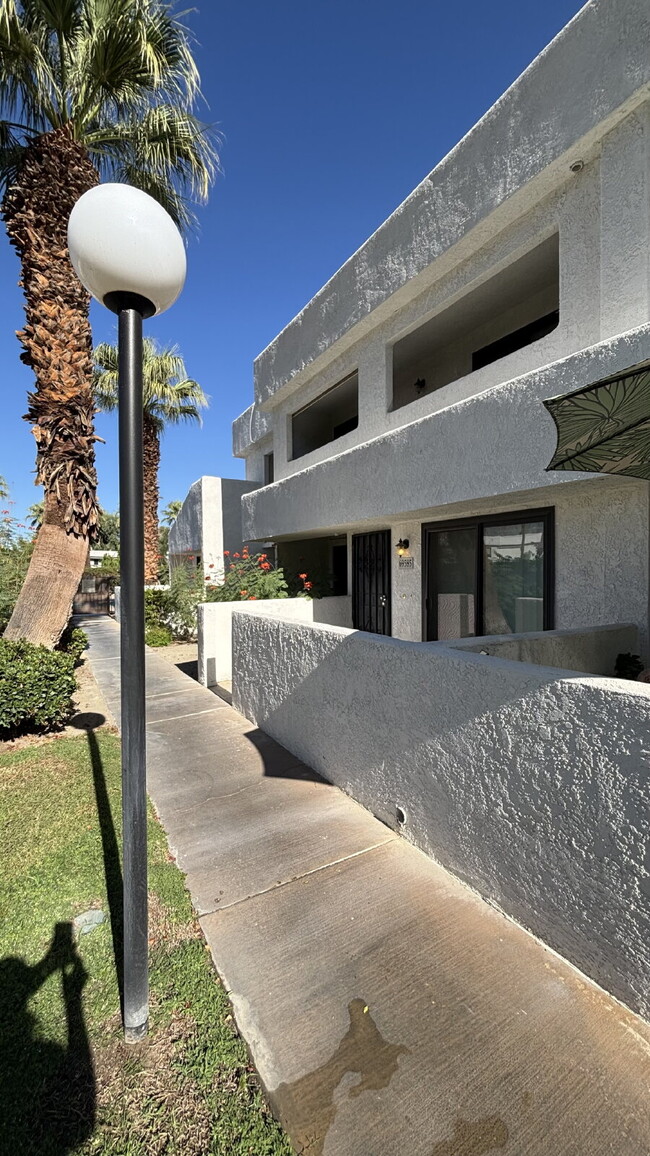 69585 Heather Way in Rancho Mirage, CA - Building Photo - Building Photo