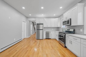 78 S Franklin St in Hempstead, NY - Building Photo - Building Photo