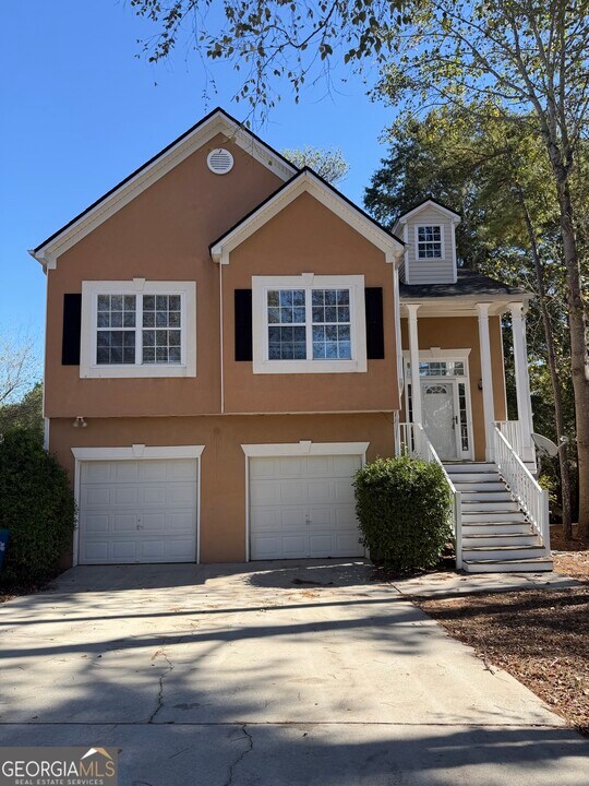 2500 Lake Royale Dr in Riverdale, GA - Building Photo