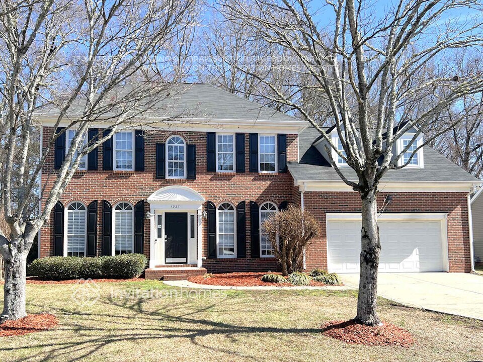 1327 Yorkshire Pl NW in Concord, NC - Building Photo