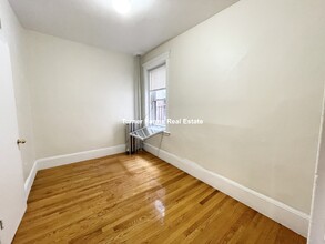 157-153 Hemenway St, Unit B2 in Boston, MA - Building Photo - Building Photo