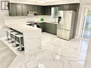 169 Cumming Dr in Barrie, ON - Building Photo - Building Photo