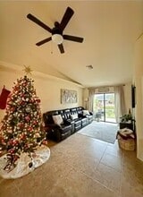 613 SE 14th St in Cape Coral, FL - Building Photo - Building Photo