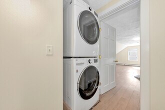 31 Champney St, Unit 2 in Boston, MA - Foto de edificio - Building Photo