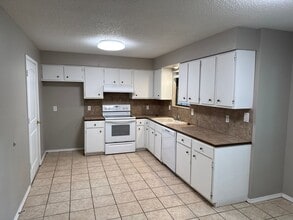 4540 S Leroy Ave in Springfield, MO - Building Photo - Building Photo