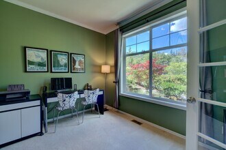 2140 NW Far Country Ln in Issaquah, WA - Building Photo - Building Photo