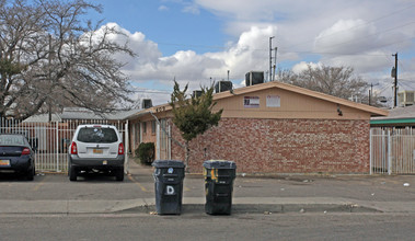 409-413 Indiana St SE in Albuquerque, NM - Building Photo - Building Photo