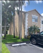 2893 Belmont Ln in Hollywood, FL - Building Photo